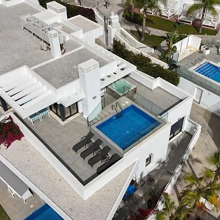 Luxury Penthouse, Private Pool & Jacuzzi - La Cala